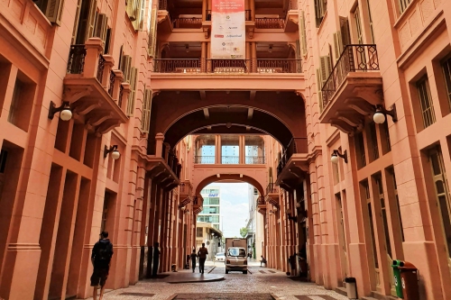 Crédito da foto: Foto de Leticia Alexandre: https://www.pexels.com/pt-br/foto/cidade-meio-urbano-ponto-de-referencia-ponto-historico-18331013/ Porto Alegre
