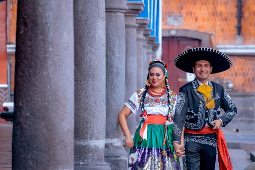 Crédito da foto: Foto de Marco Carmona : https://www.pexels.com/pt-br/foto/homem-casal-conjuges-mulher-13347461/ Cidade do México